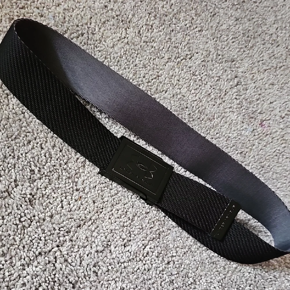 F💜🔹️Under Armour Kids Black Belt with Embossed Buckle